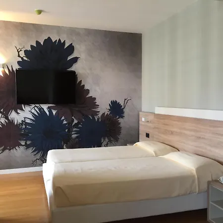 Otel Italy
