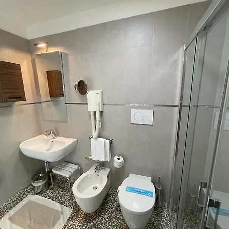 Italy Otel 4*