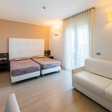 Italy Otel 4*
