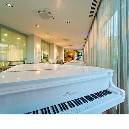 Italy 4* ビビオーネ