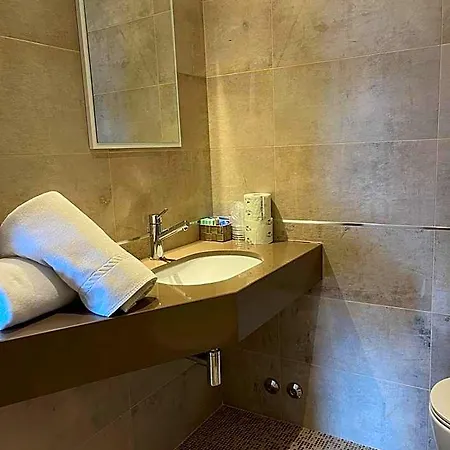 Italy 4* 비비오네